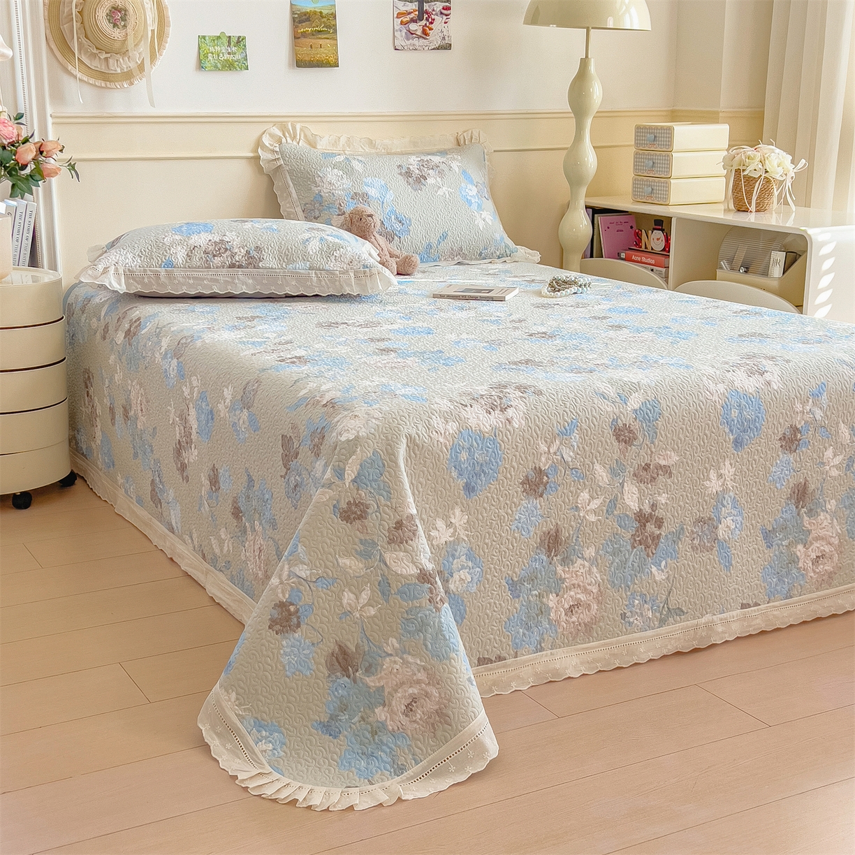 91家纺网 家纺一手货源 找家纺 叠派家纺 2026新款A类印花慕丝绵花边款床盖系列（抽空压缩可供跨境）提供买家秀 蓝漪+蓝