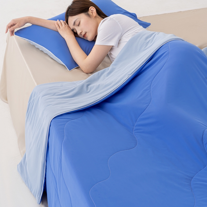 91家纺网 家纺一手货源 找家纺 迪梵家纺 2026新款锦氨凉感黑科技（160克面料）凉感丝夏被冰淇淋夏凉被空调被-风格二 嘟嘟蓝