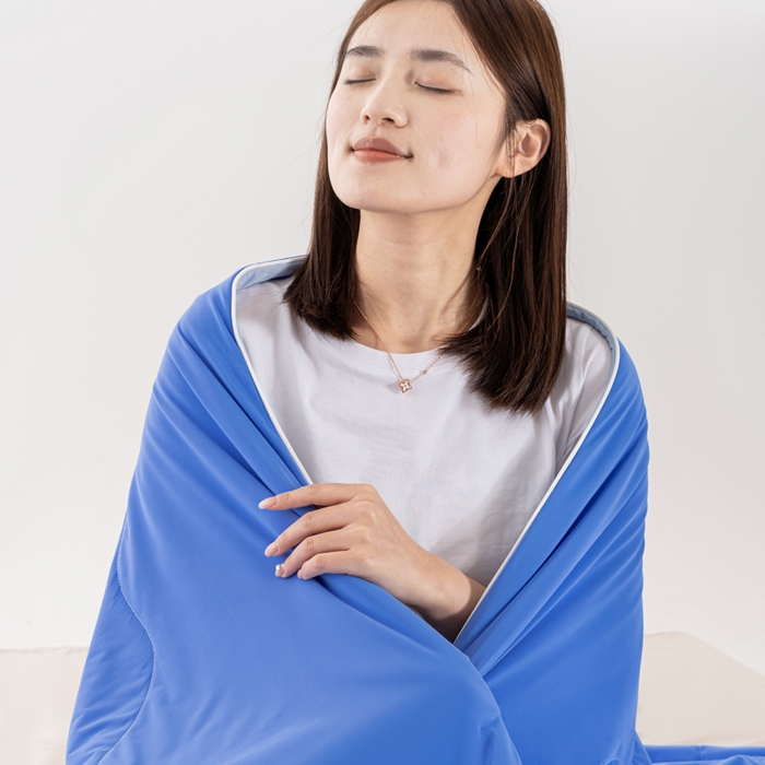 91家纺网 家纺一手货源 找家纺 迪梵家纺 2026新款锦氨凉感黑科技（160克面料）凉感丝夏被冰淇淋夏凉被空调被-风格二 嘟嘟蓝