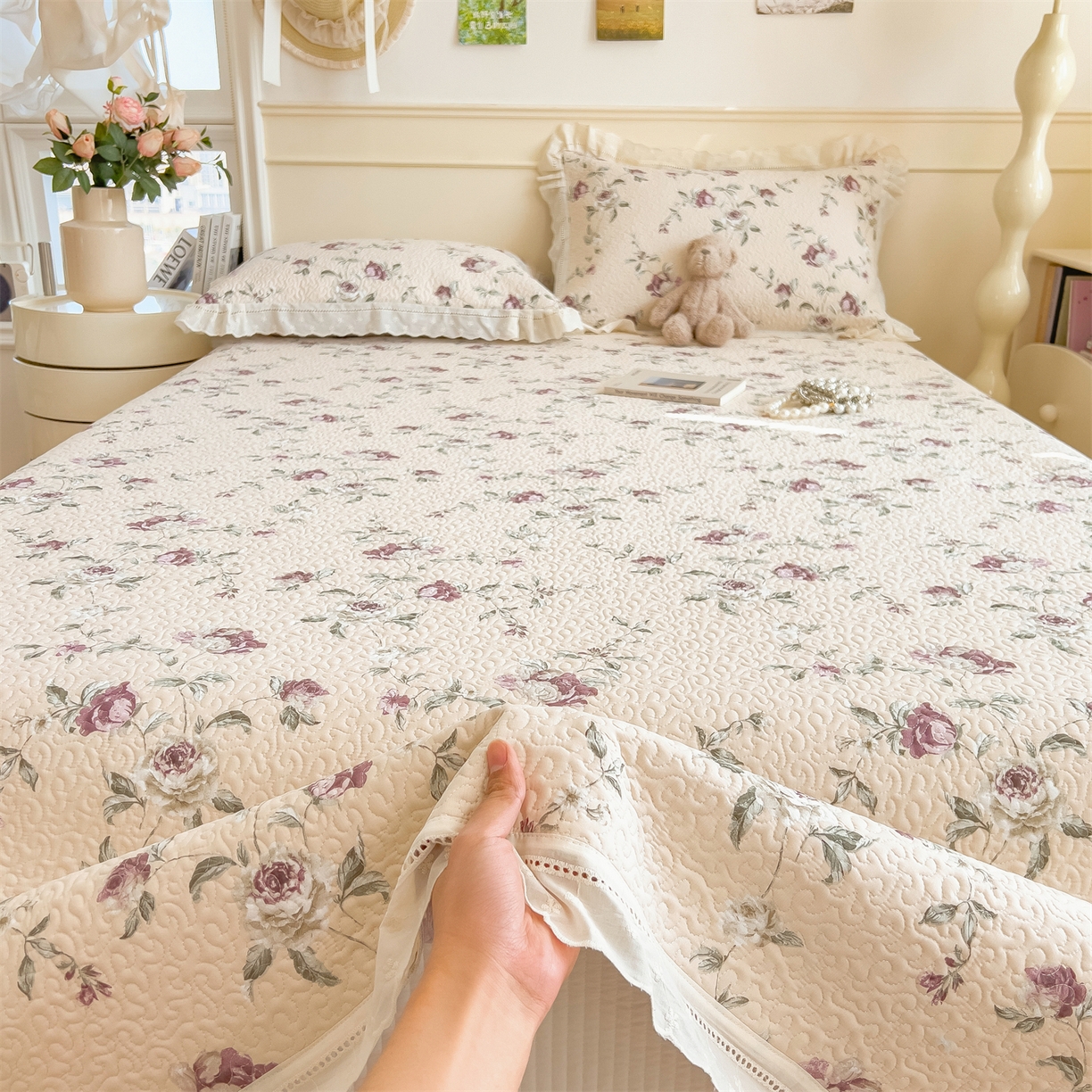 91家纺网 家纺一手货源 找家纺 叠派家纺 2026新款A类印花慕丝绵花边款床盖系列（抽空压缩可供跨境）提供买家秀 洛雅+黛紫