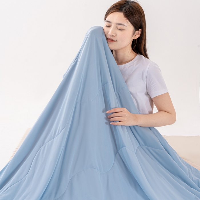 91家纺网 家纺一手货源 找家纺 迪梵家纺 2026新款锦氨凉感黑科技（160克面料）凉感丝夏被冰淇淋夏凉被空调被-风格二 蓝粉玉