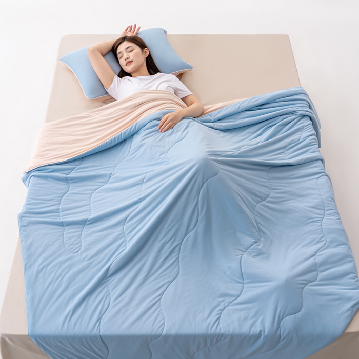 91家纺网 家纺一手货源 找家纺 迪梵家纺 2026新款锦氨凉感黑科技（160克面料）凉感丝夏被冰淇淋夏凉被空调被-风格二 蓝粉玉