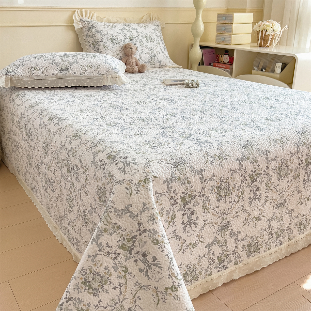 91家纺网 家纺一手货源 找家纺 叠派家纺 2026新款A类印花慕丝绵花边款床盖系列（抽空压缩可供跨境）提供买家秀 清漫+绿