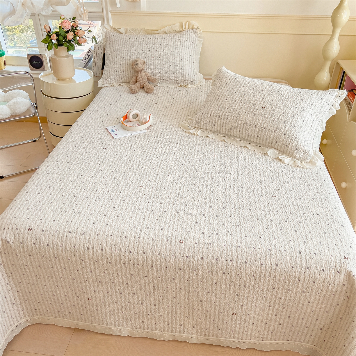 91家纺网 家纺一手货源 找家纺 叠派家纺 2026新款A类印花慕丝绵花边款床盖系列（抽空压缩可供跨境）提供买家秀 波点序章+驼