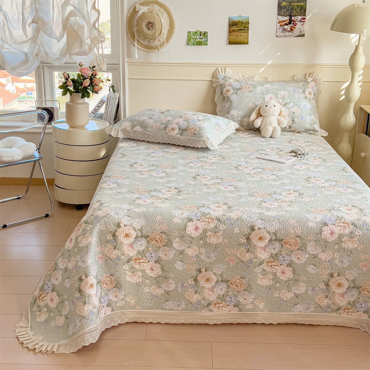 91家纺网 家纺一手货源 找家纺 叠派家纺 2026新款A类印花慕丝绵花边款床盖系列（抽空压缩可供跨境）提供买家秀 青妍+粉