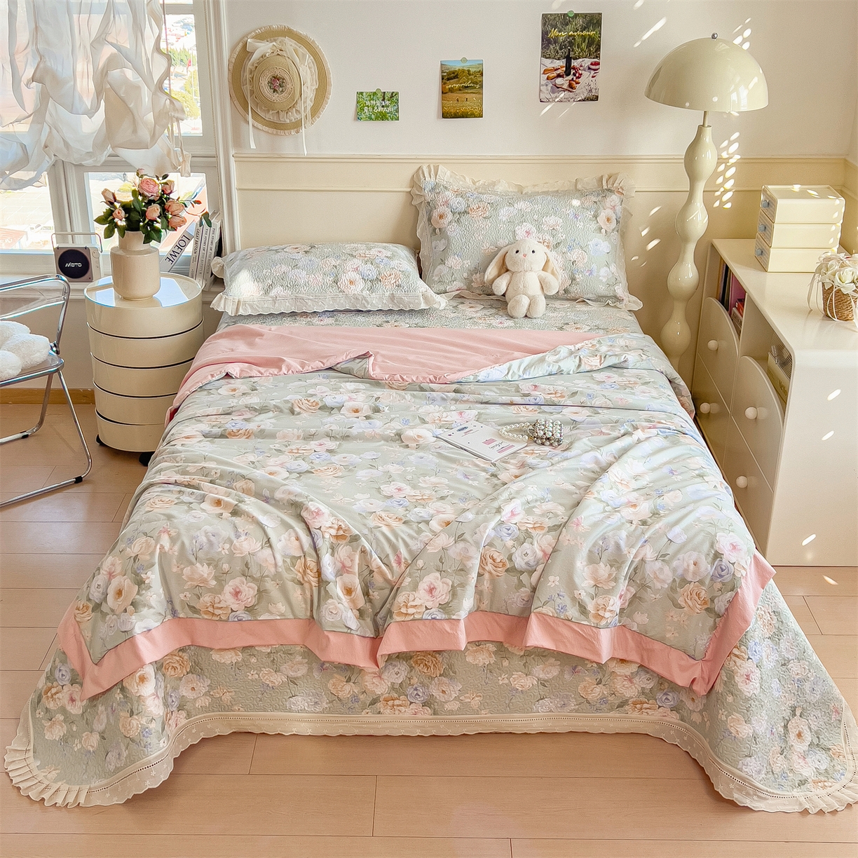 91家纺网 家纺一手货源 找家纺 叠派家纺 2026新款A类印花慕丝绵花边款床盖系列（抽空压缩可供跨境）提供买家秀 青妍+粉