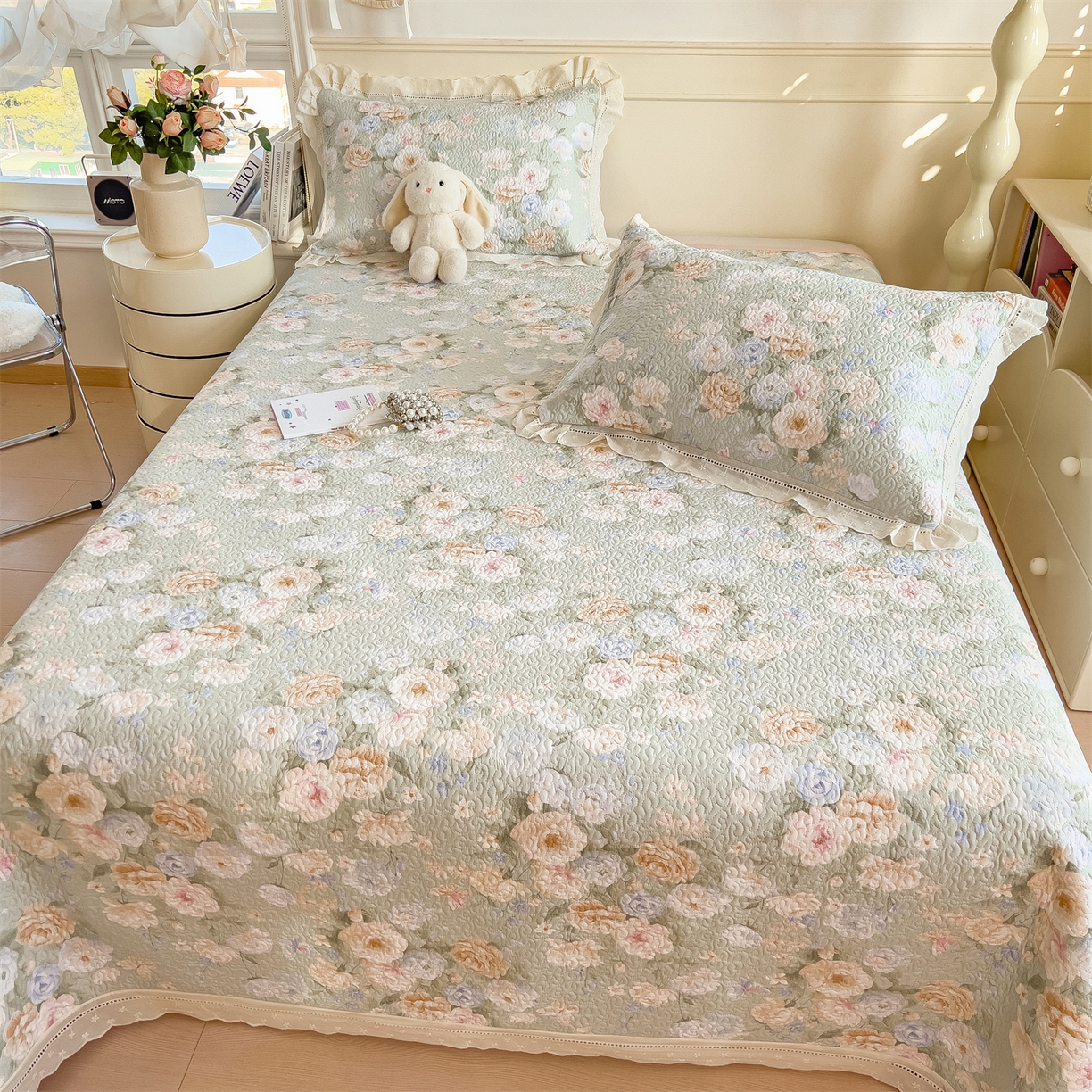 91家纺网 家纺一手货源 找家纺 叠派家纺 2026新款A类印花慕丝绵花边款床盖系列（抽空压缩可供跨境）提供买家秀 青妍+粉