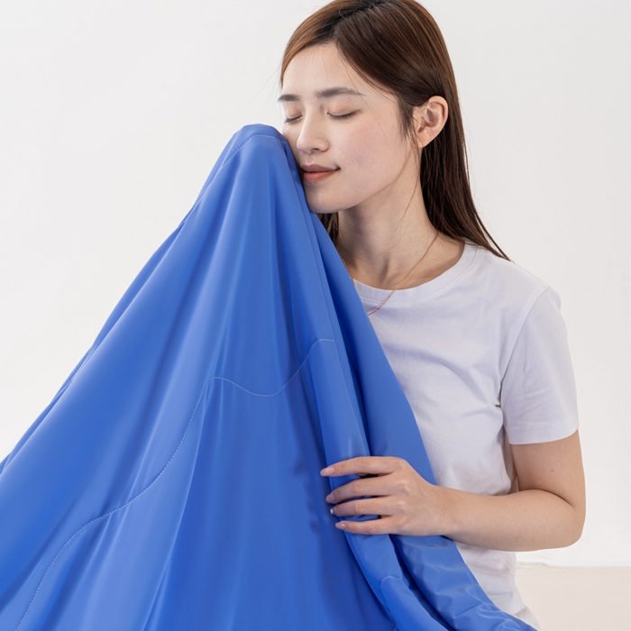 91家纺网 家纺一手货源 找家纺 迪梵家纺 2026新款锦氨凉感黑科技（160克面料）凉感丝夏被冰淇淋夏凉被空调被-风格三 嘟嘟蓝