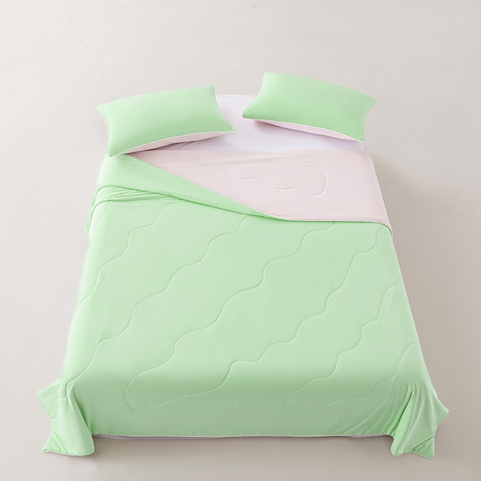 91家纺网 家纺一手货源 找家纺 迪梵家纺 2026新款锦氨凉感黑科技（160克面料）凉感丝夏被冰淇淋夏凉被空调被-风格三 浅绿粉