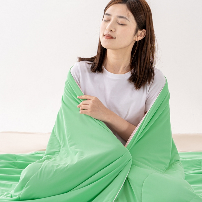 91家纺网 家纺一手货源 找家纺 迪梵家纺 2026新款锦氨凉感黑科技（160克面料）凉感丝夏被冰淇淋夏凉被空调被-风格三 浅绿粉