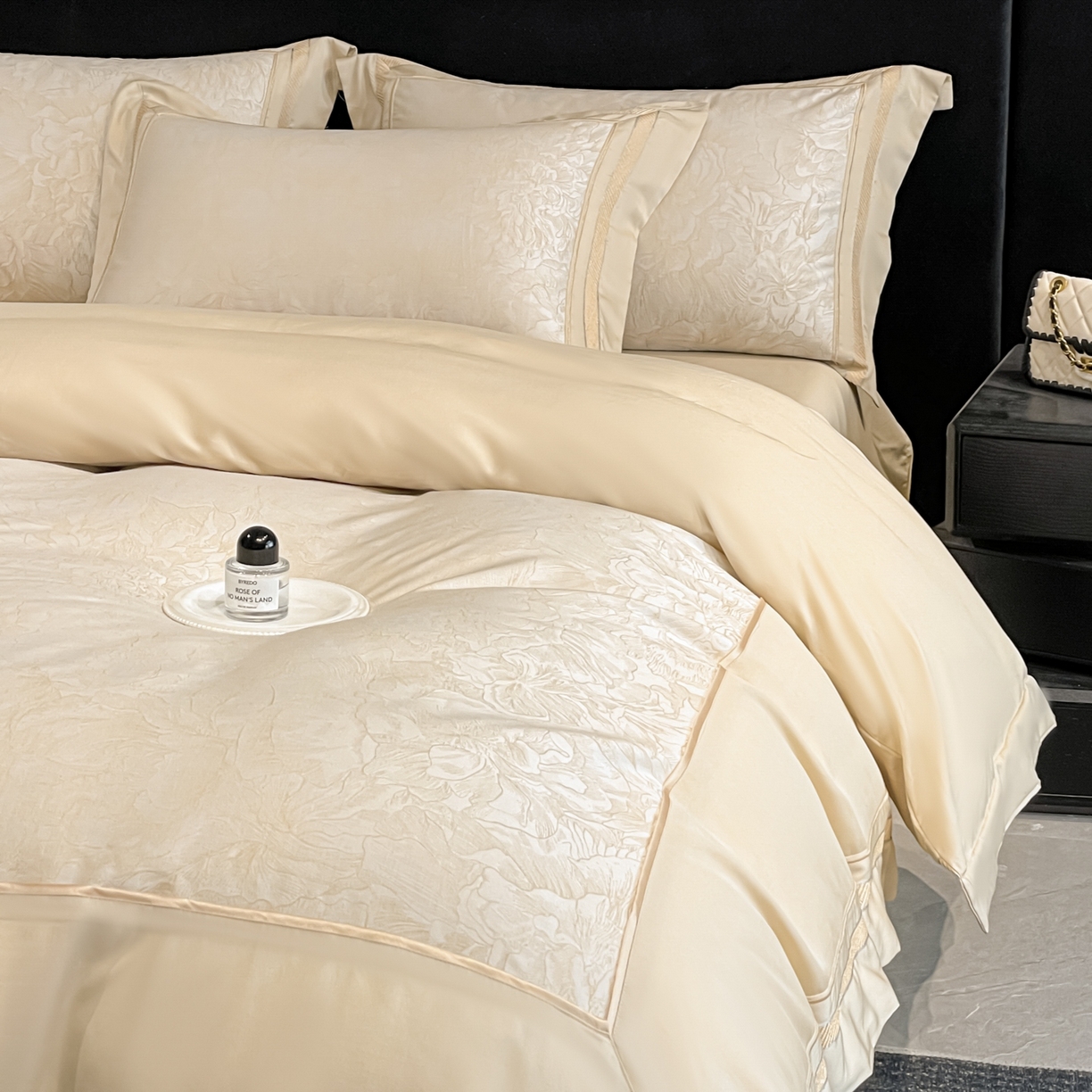 91家纺网 家纺一手货源 找家纺 博纳家纺 2026新款天丝棉色织提花四件套 疏影浮香