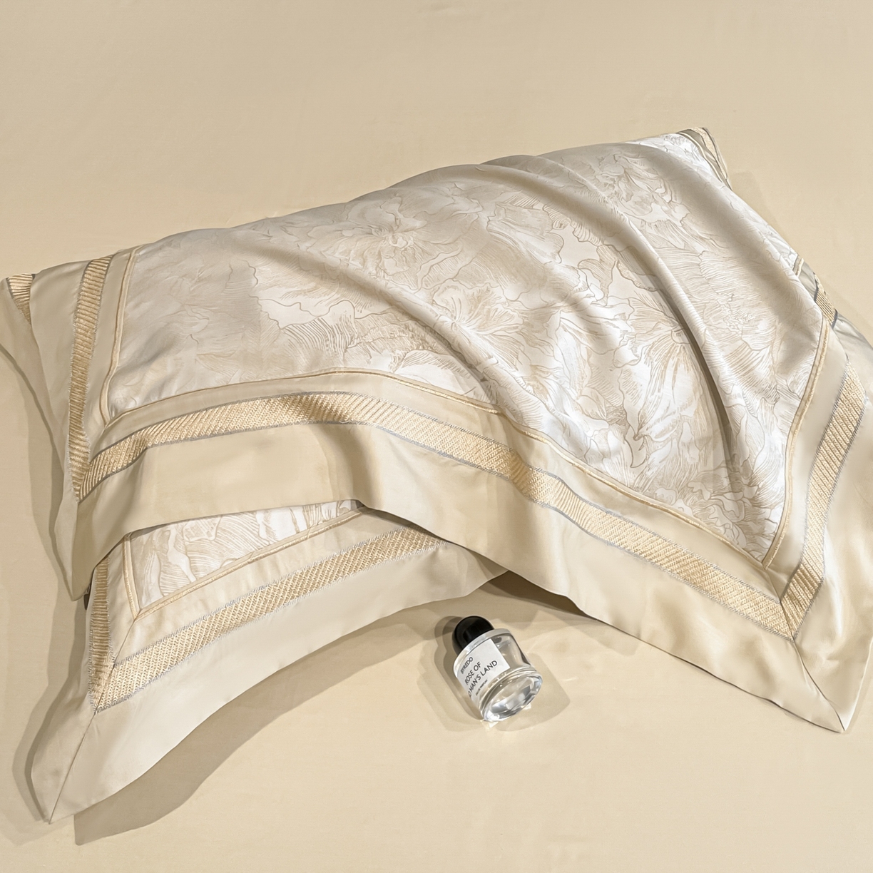 91家纺网 家纺一手货源 找家纺 博纳家纺 2026新款天丝棉色织提花四件套 疏影浮香