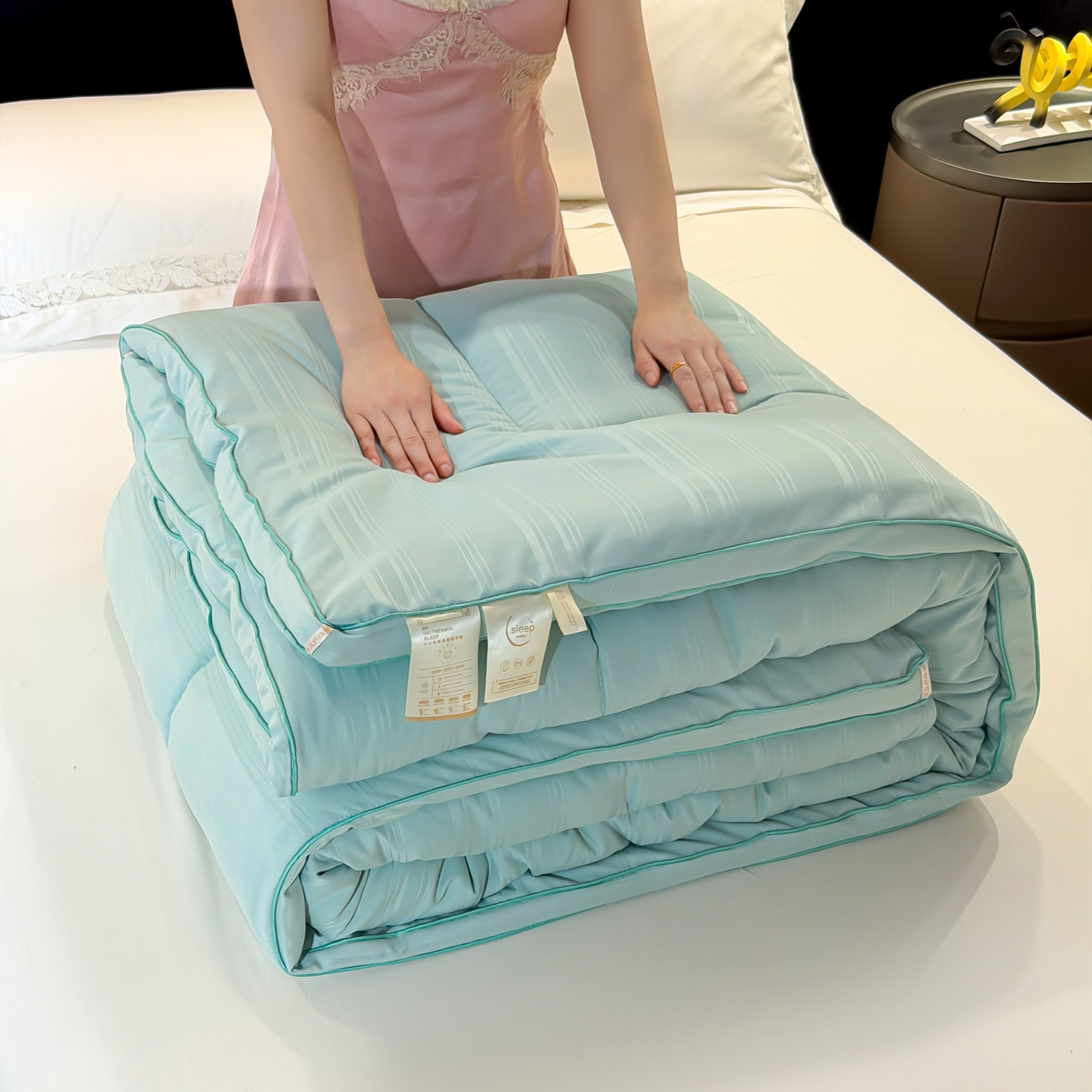 91家纺网 家纺一手货源 找家纺 六合家纺 2026新款贡缎提花锻条立体大豆被春秋被四季被冬被被子被芯 绿色