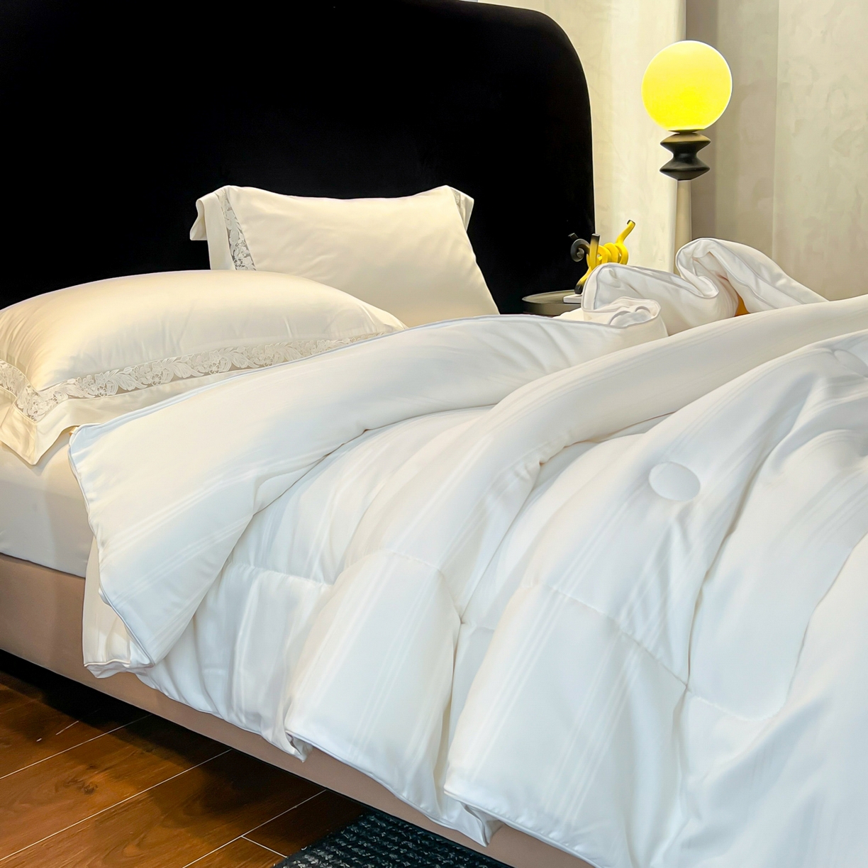 91家纺网 家纺一手货源 找家纺 六合家纺 2026新款贡缎提花锻条立体大豆被春秋被四季被冬被被子被芯 白色