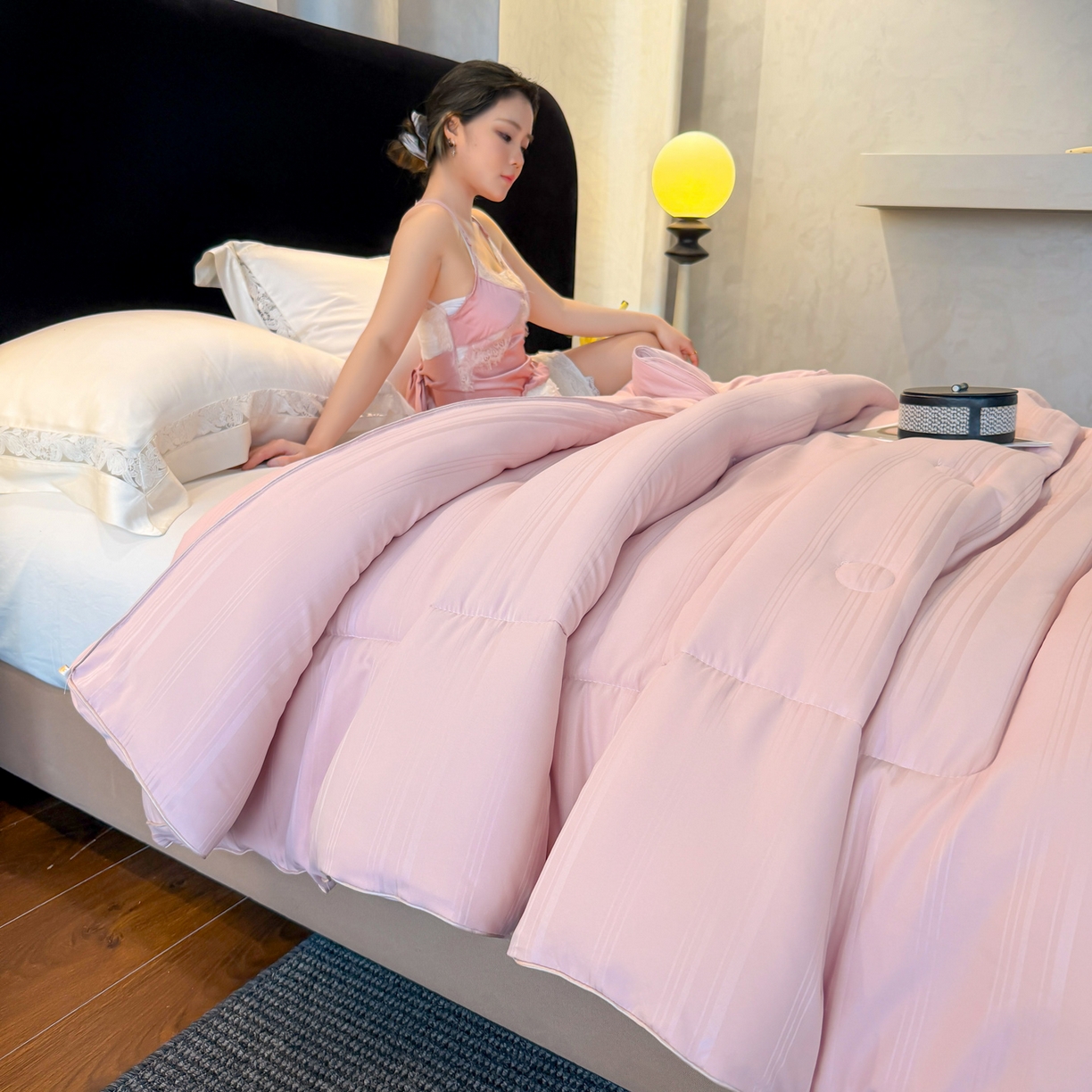 91家纺网 家纺一手货源 找家纺 六合家纺 2026新款贡缎提花锻条立体大豆被春秋被四季被冬被被子被芯 豆沙