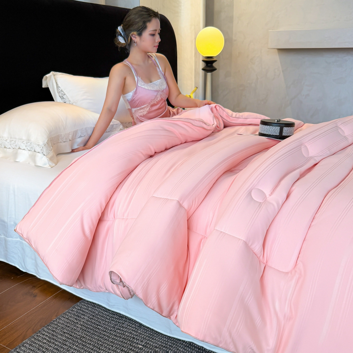 91家纺网 家纺一手货源 找家纺 六合家纺 2026新款贡缎提花锻条立体大豆被春秋被四季被冬被被子被芯 玉色