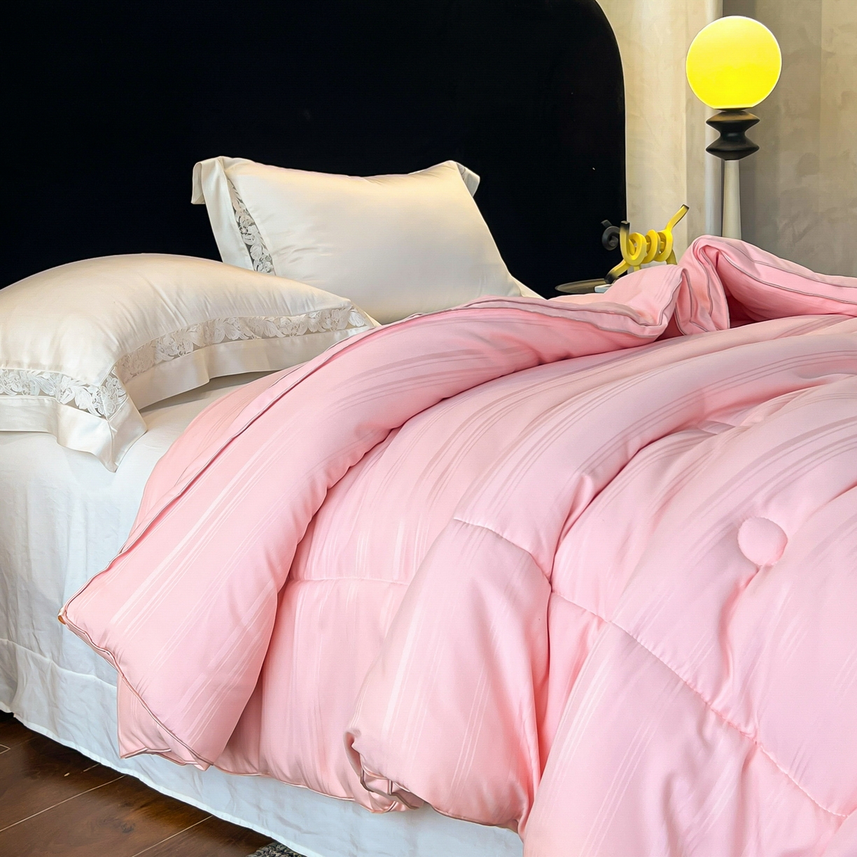 91家纺网 家纺一手货源 找家纺 六合家纺 2026新款贡缎提花锻条立体大豆被春秋被四季被冬被被子被芯 玉色