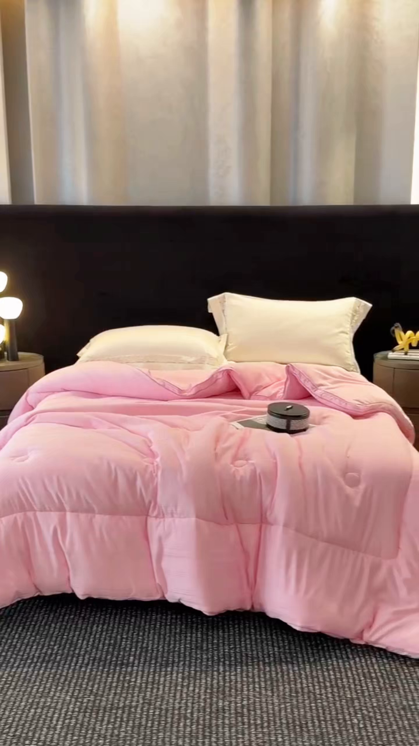 91家纺网 家纺一手货源 找家纺 六合家纺 2026新款贡缎提花锻条立体大豆被春秋被四季被冬被被子被芯 粉色