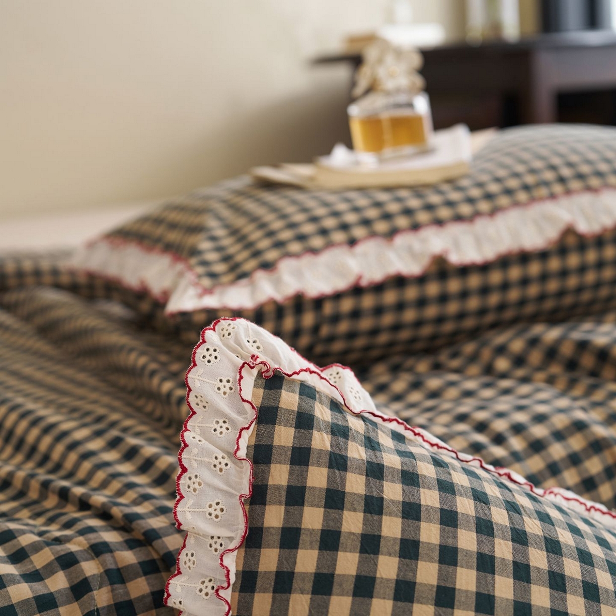 91家纺网 家纺一手货源 找家纺 洋铭区（原狠狠爱） 2026新款色织水洗棉花边夏被 小格子-甜蜜深绿