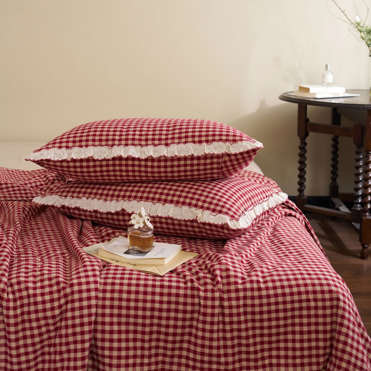 91家纺网 家纺一手货源 找家纺 洋铭区（原狠狠爱） 2026新款色织水洗棉花边夏被 小格子-甜蜜红
