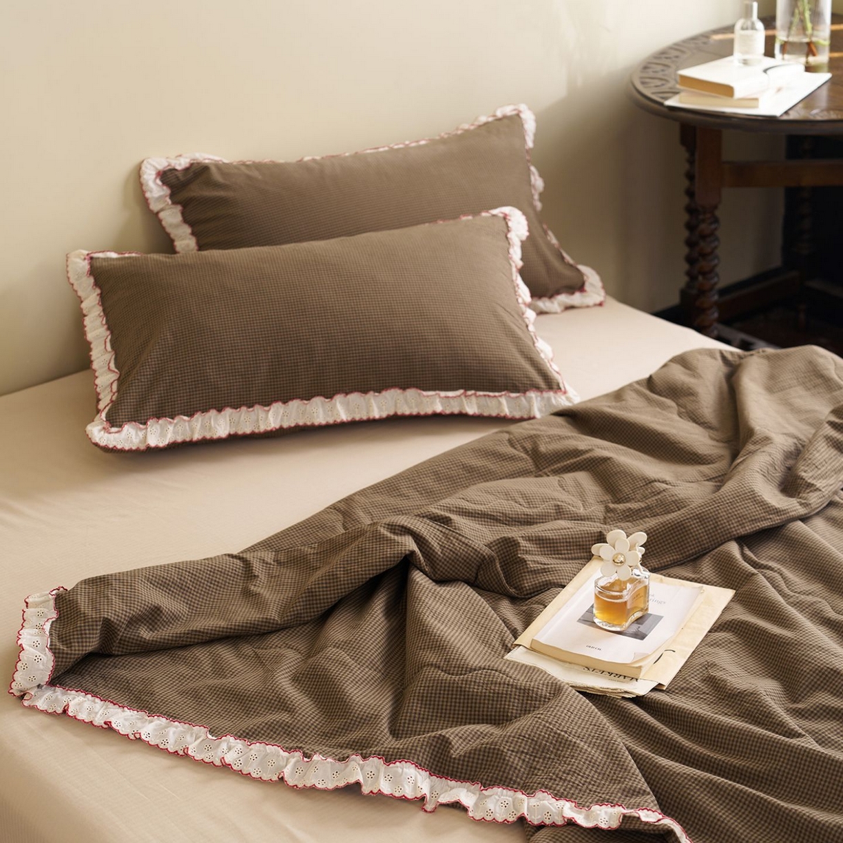 91家纺网 家纺一手货源 找家纺 洋铭区（原狠狠爱） 2026新款色织水洗棉花边夏被 小格子-甜蜜棕