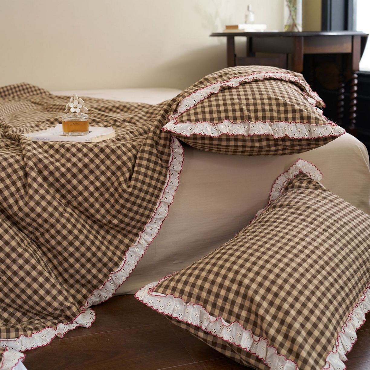 91家纺网 家纺一手货源 找家纺 洋铭区（原狠狠爱） 2026新款色织水洗棉花边夏被 小格子-甜蜜咖