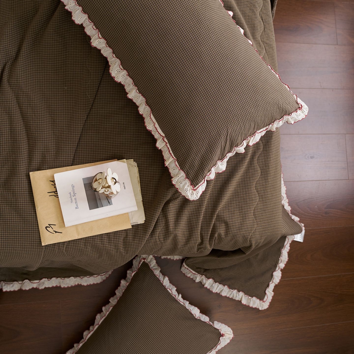 91家纺网 家纺一手货源 找家纺 洋铭区（原狠狠爱） 2026新款色织水洗棉花边夏被 小格子-甜蜜棕