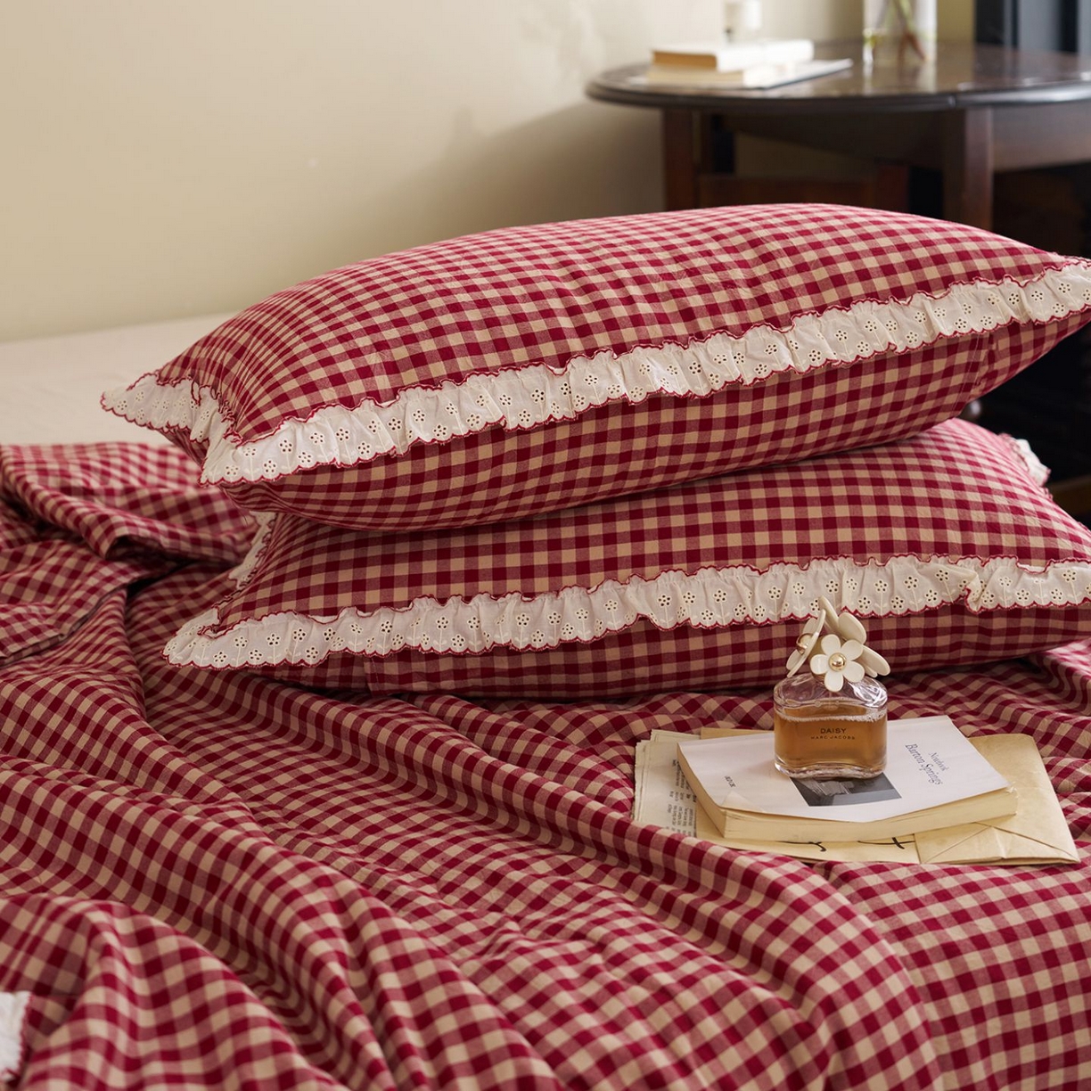 91家纺网 家纺一手货源 找家纺 洋铭区（原狠狠爱） 2026新款色织水洗棉花边夏被 小格子-甜蜜红