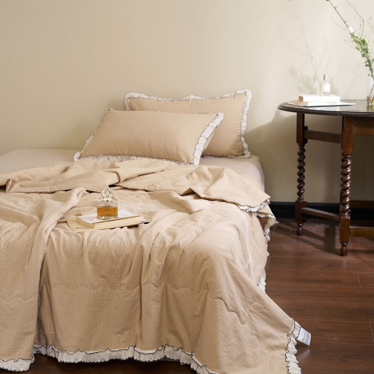 91家纺网 家纺一手货源 找家纺 洋铭区（原狠狠爱） 2026新款色织水洗棉花边夏被 小格子-甜蜜黄