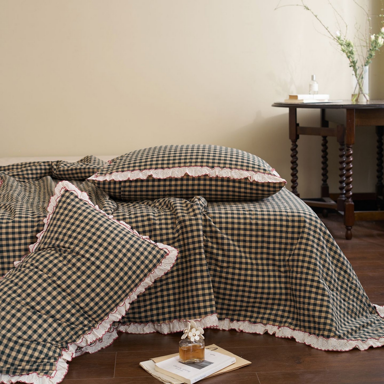 91家纺网 家纺一手货源 找家纺 洋铭区（原狠狠爱） 2026新款色织水洗棉花边夏被 小格子-甜蜜深绿