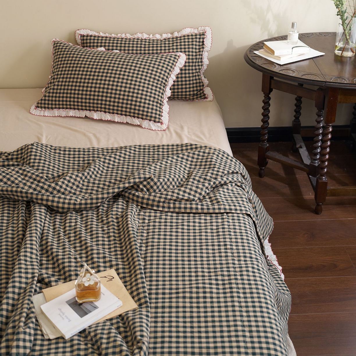 91家纺网 家纺一手货源 找家纺 洋铭区（原狠狠爱） 2026新款色织水洗棉花边夏被 小格子-甜蜜深绿