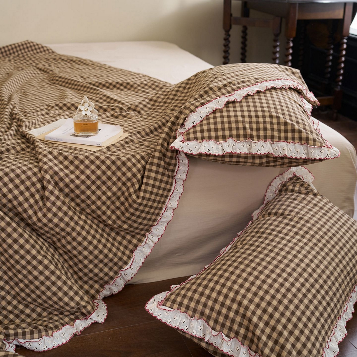 91家纺网 家纺一手货源 找家纺 洋铭区（原狠狠爱） 2026新款色织水洗棉花边夏被 小格子-甜蜜咖