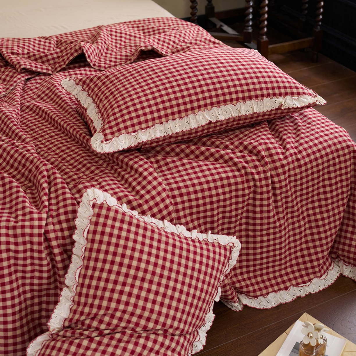 91家纺网 家纺一手货源 找家纺 洋铭区（原狠狠爱） 2026新款色织水洗棉花边夏被 小格子-甜蜜红