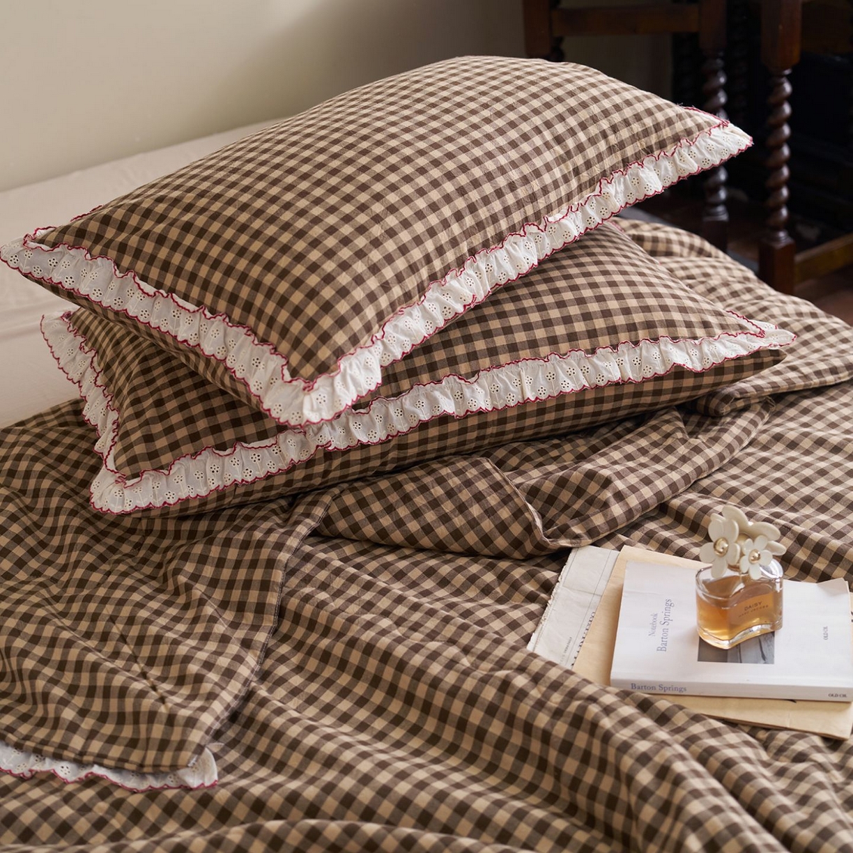 91家纺网 家纺一手货源 找家纺 洋铭区（原狠狠爱） 2026新款色织水洗棉花边夏被 小格子-甜蜜咖