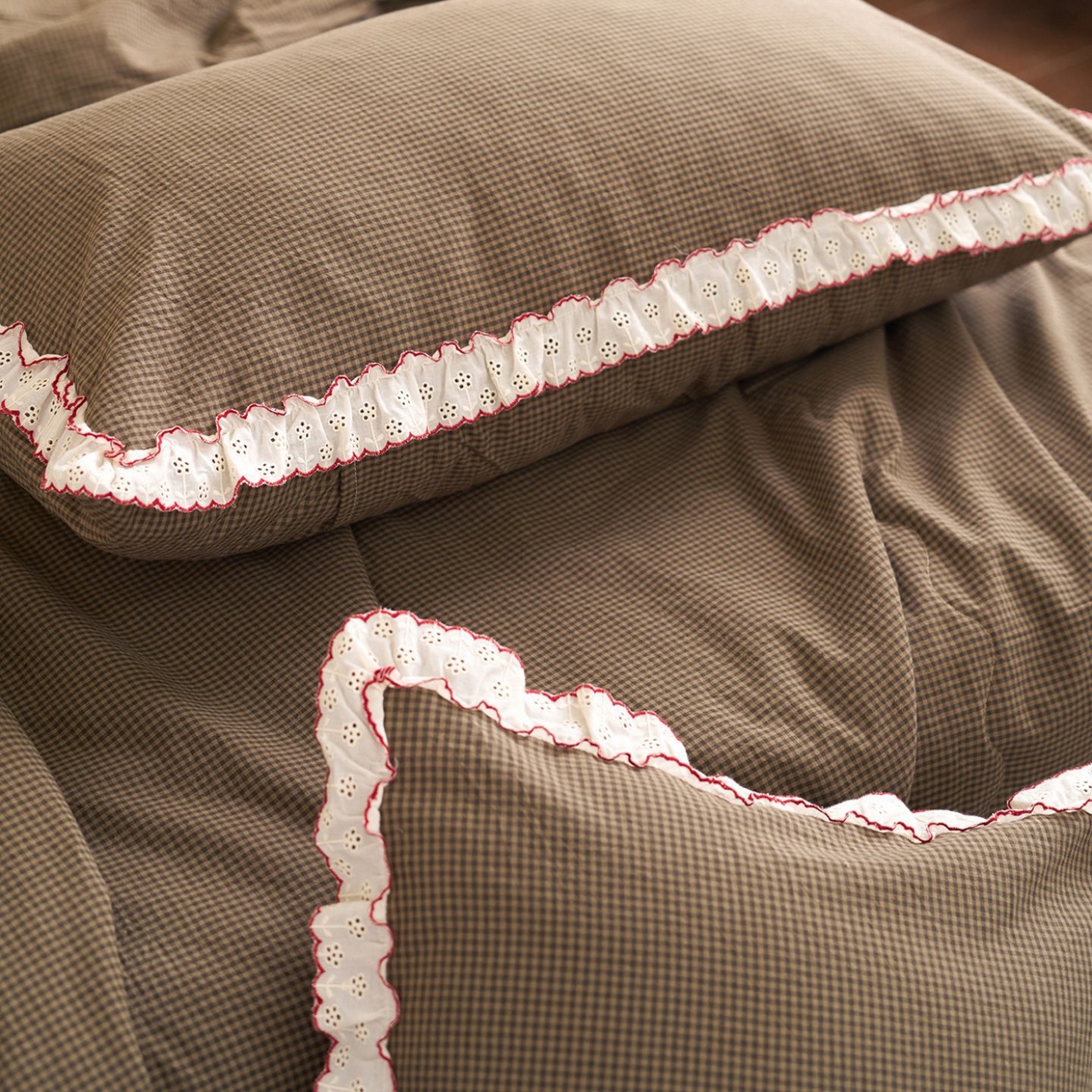 91家纺网 家纺一手货源 找家纺 洋铭区（原狠狠爱） 2026新款色织水洗棉花边夏被 小格子-甜蜜棕