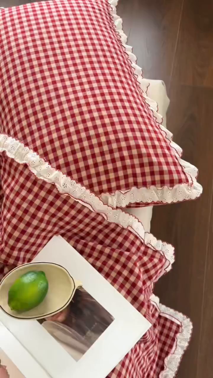 91家纺网 家纺一手货源 找家纺 洋铭区（原狠狠爱） 2026新款色织水洗棉花边夏被 小格子-甜蜜红