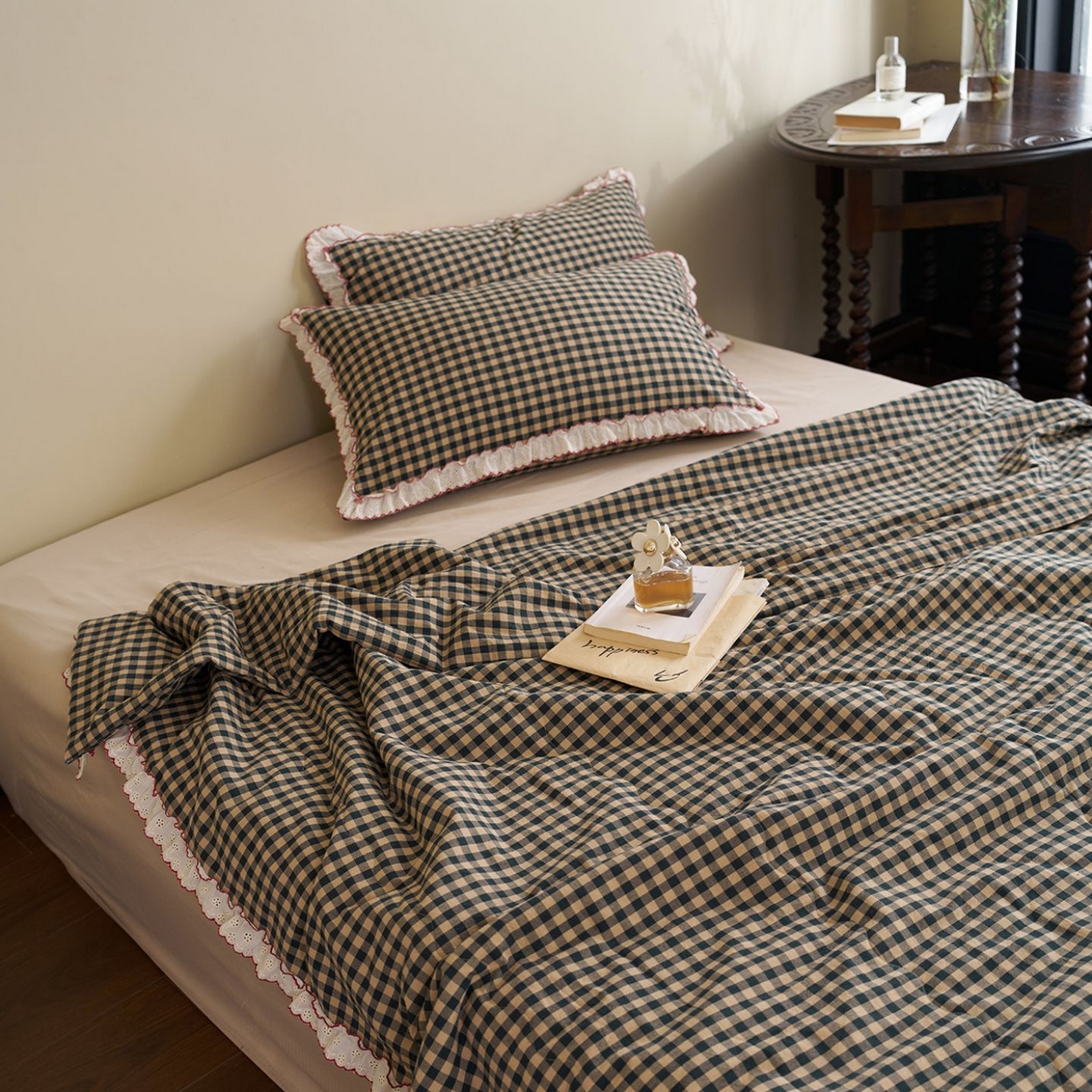 91家纺网 家纺一手货源 找家纺 洋铭区（原狠狠爱） 2026新款色织水洗棉花边夏被 小格子-甜蜜深绿