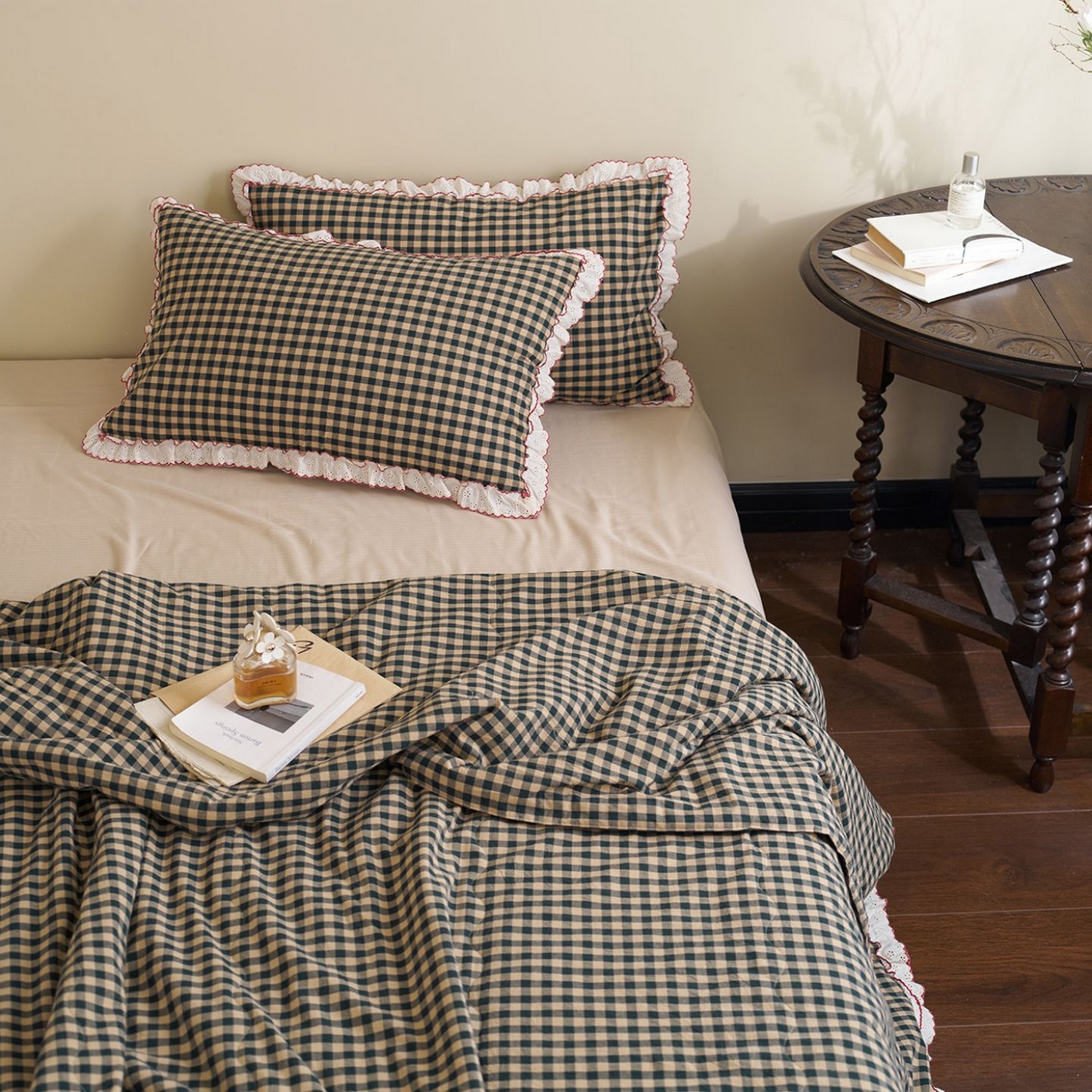 91家纺网 家纺一手货源 找家纺 洋铭区（原狠狠爱） 2026新款色织水洗棉花边夏被 小格子-甜蜜深绿