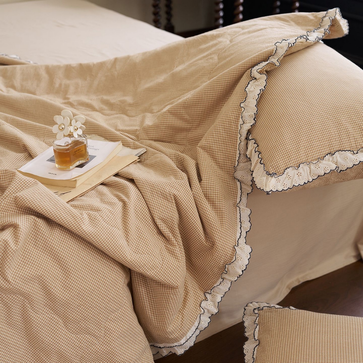 91家纺网 家纺一手货源 找家纺 洋铭区（原狠狠爱） 2026新款色织水洗棉花边夏被 小格子-甜蜜黄