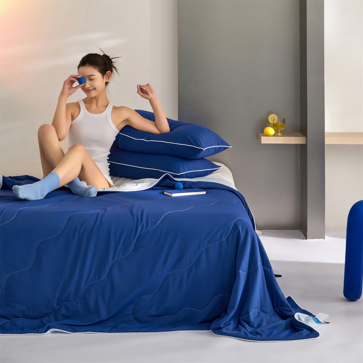 91家纺网 家纺一手货源 找家纺 头等舱 2026新款3.0版凉感A类锦氨（160克）20大豆抗菌夏被（配礼盒）深蓝+浅灰蓝