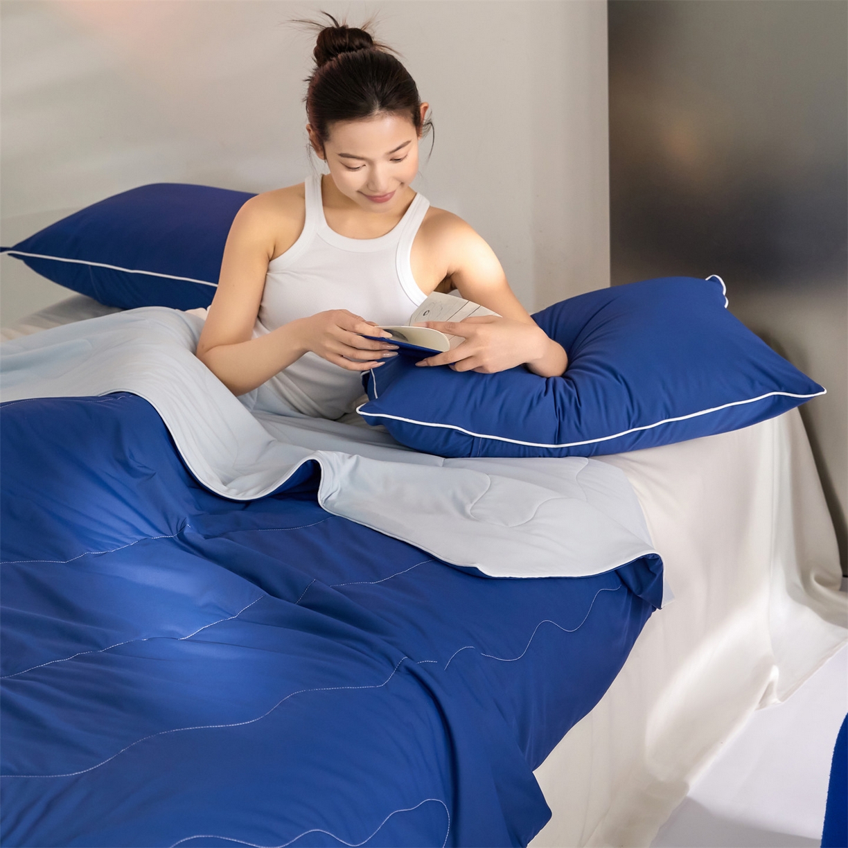 91家纺网 家纺一手货源 找家纺 头等舱 2026新款3.0版凉感A类锦氨（160克）20大豆抗菌夏被（配礼盒）深蓝+浅灰蓝