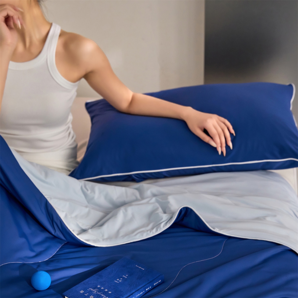 91家纺网 家纺一手货源 找家纺 头等舱 2026新款3.0版凉感A类锦氨（160克）20大豆抗菌夏被（配礼盒）深蓝+浅灰蓝