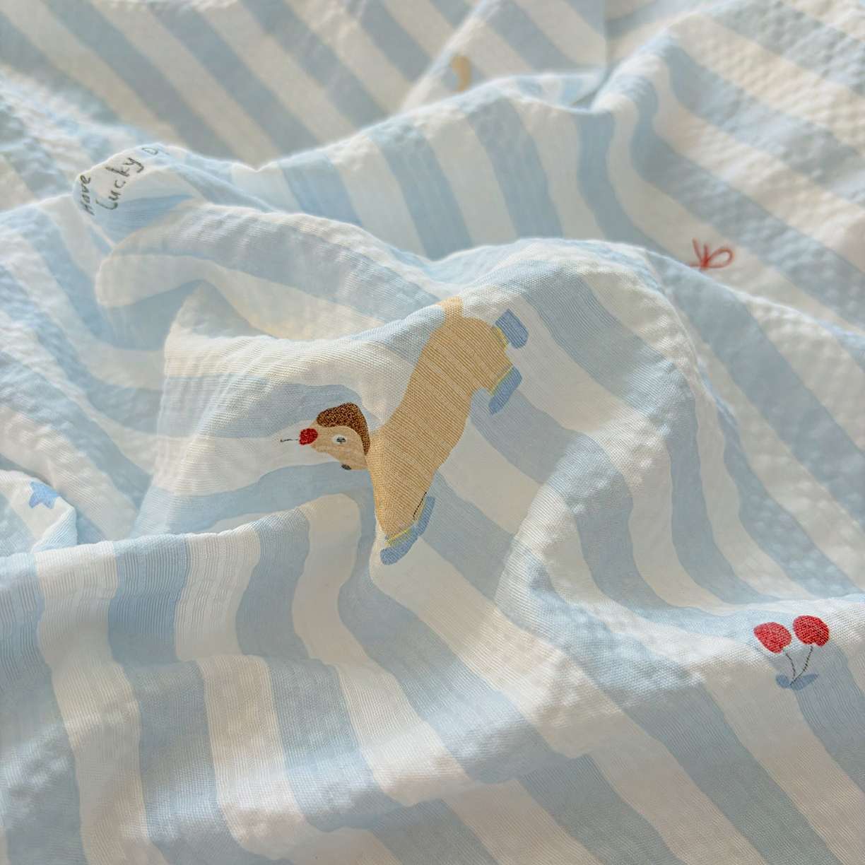 91家纺网 家纺一手货源 找家纺 民新家纺 2026新款泡芙双层纱床盖款四件套 晨光乐园