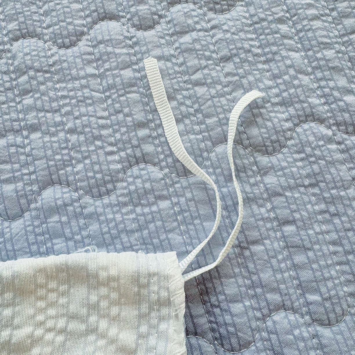 91家纺网 家纺一手货源 找家纺 民新家纺 2026新款泡芙双层纱床盖款四件套 晨光乐园