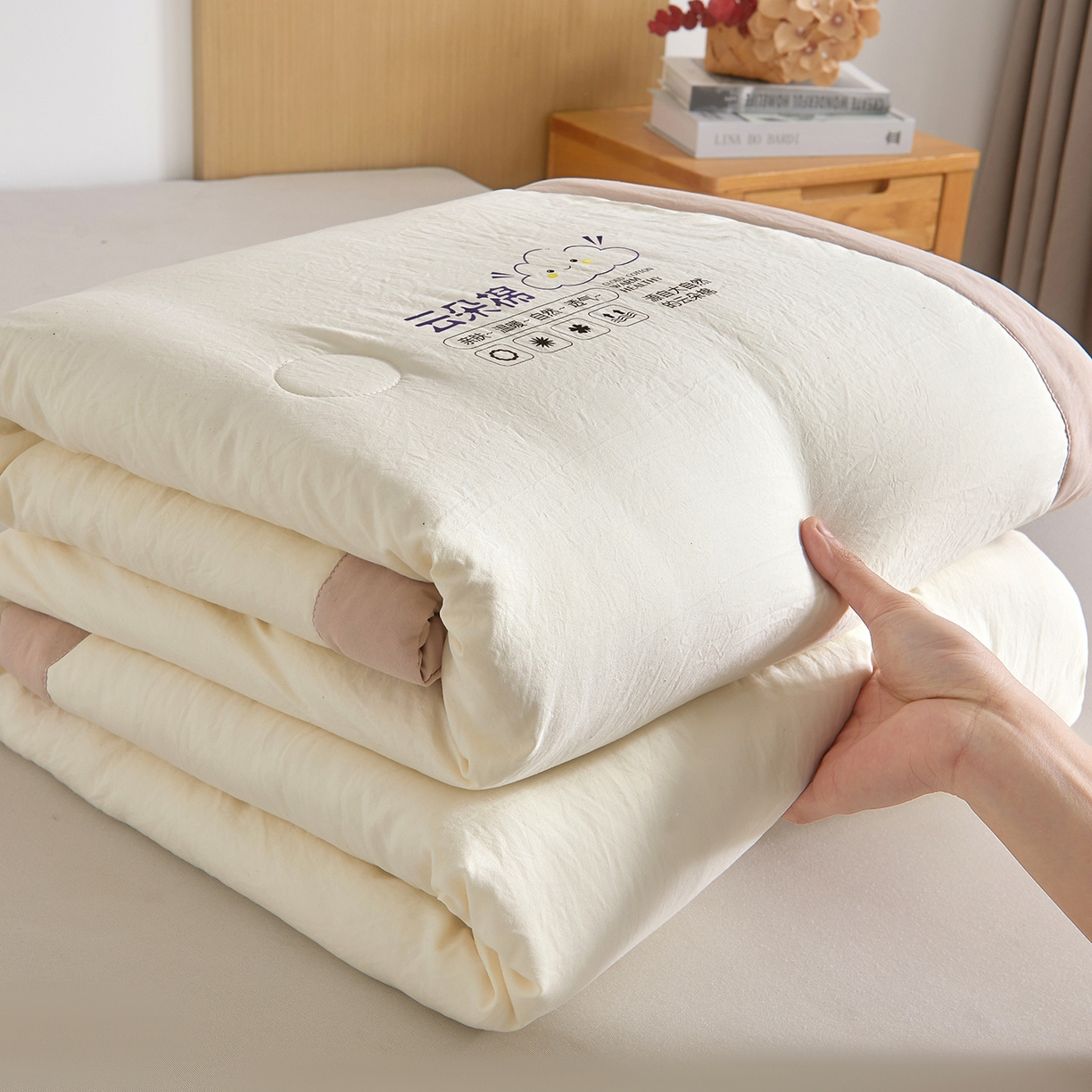 91家纺网 家纺一手货源 找家纺 样样红被业 2026新款水洗棉100%纯棉花夏被 云朵棉-白拼卡其