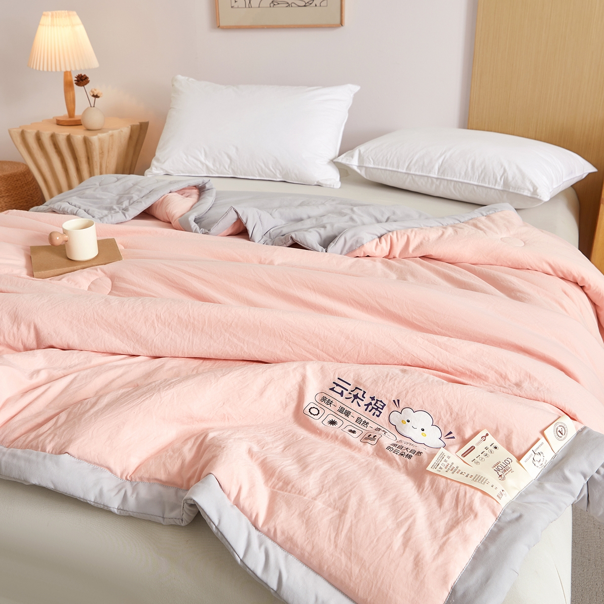 91家纺网 家纺一手货源 找家纺 样样红被业 2026新款水洗棉100%纯棉花夏被 云朵棉-粉拼灰