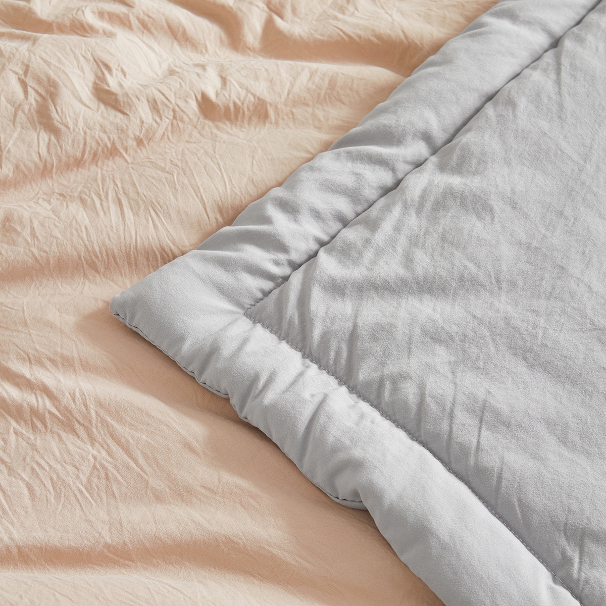 91家纺网 家纺一手货源 找家纺 样样红被业 2026新款水洗棉100%纯棉花夏被 云朵棉-卡其拼灰