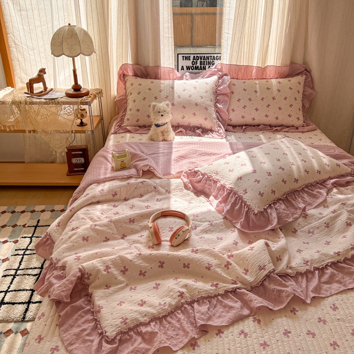 91家纺网 家纺一手货源 找家纺 欧尚 2026新款床盖款花边夏被四件套 粉蝴蝶结
