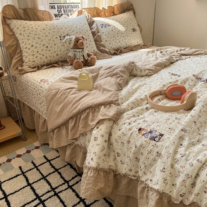 91家纺网 家纺一手货源 找家纺 欧尚 2026新款床盖款花边夏被四件套 花间娃娃