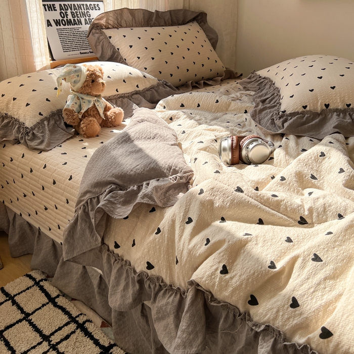 91家纺网 家纺一手货源 找家纺 欧尚 2026新款床盖款花边夏被四件套 咖爱心
